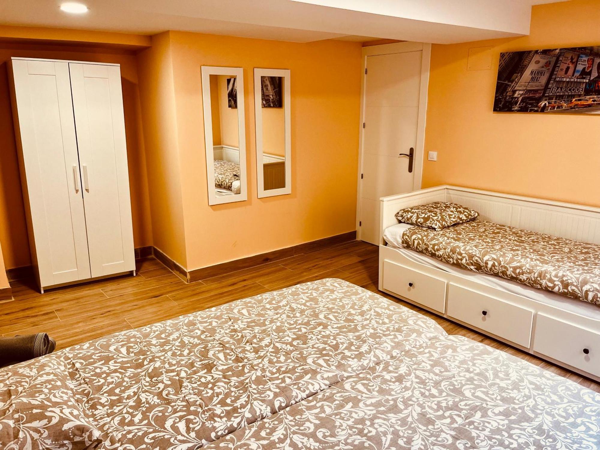 Apartamentos San Nicolas Logrono Bagian luar foto